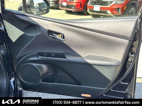 Used 2022 Toyota Prius XLE image 17