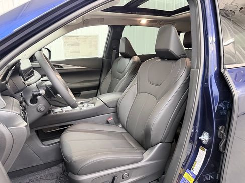 Certified 2026 INFINITI QX60 Luxe w/ Cargo Package FWD image 13