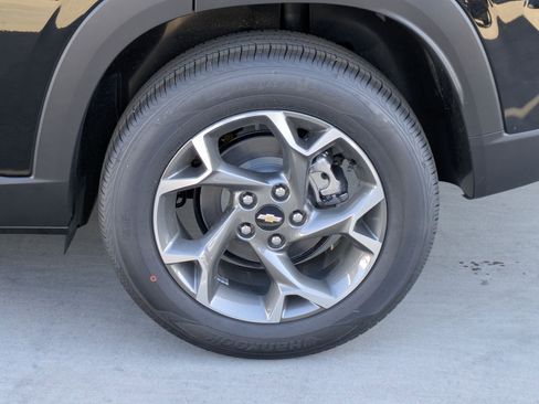 New 2026 Chevrolet Trax LT w/ Driver Confidence Package image 6