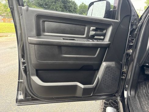 Used 2020 RAM 2500 Tradesman w/ Chrome Appearance Group AWD/4WD image 13