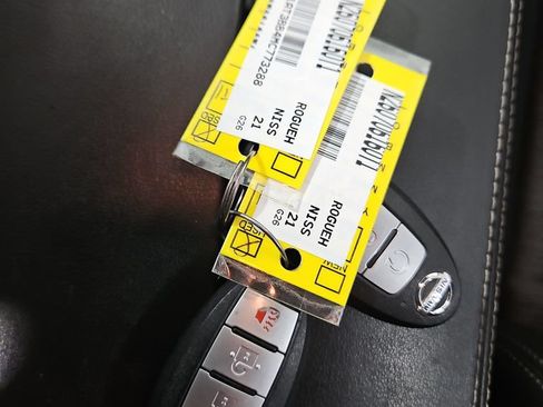 Used 2021 Nissan Rogue SV AWD/4WD image 28