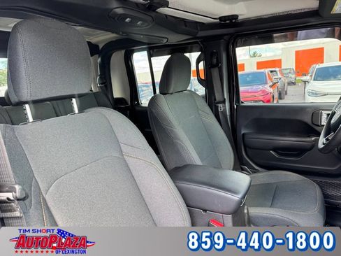 Used 2024 Jeep Gladiator Sport AWD/4WD image 40
