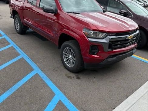 Used 2025 Chevrolet Colorado LT w/ Advanced Trailering Package AWD/4WD image 1