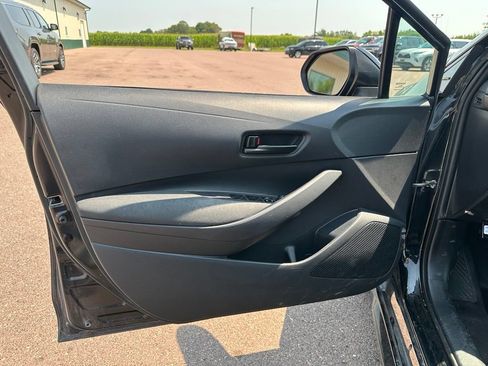 Used 2024 Toyota Corolla LE FWD image 11
