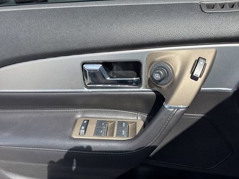 Used 2013 Lincoln MKX AWD image 17