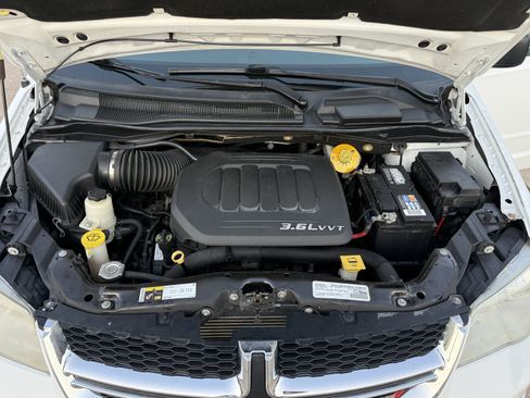 Used 2017 Dodge Grand Caravan SE w/ Power Window Group FWD image 33
