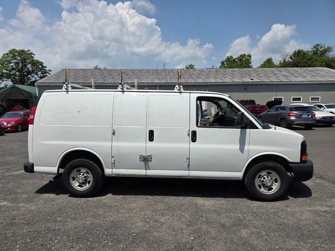 Used 2016 Chevrolet Express 2500 RWD image 9
