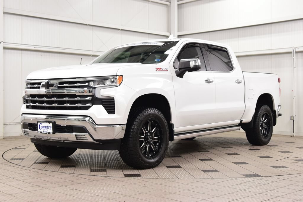 Used 2022 Chevrolet Silverado 1500 LTZ AWD/4WD image 3