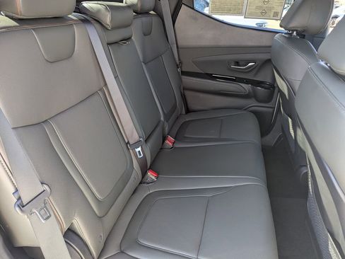 Certified 2025 Hyundai Santa Cruz Limited image 21