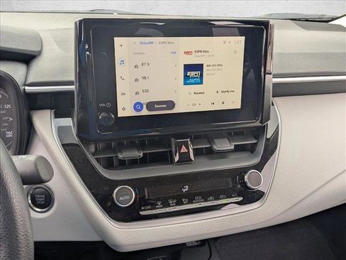 Used 2025 Toyota Corolla LE w/ LE Premium Package image 11