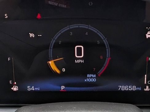 Used 2024 Chevrolet Trax LT FWD image 14