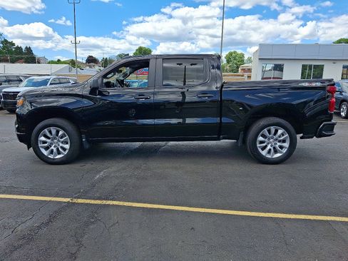 Used 2023 Chevrolet Silverado 1500 Custom AWD/4WD image 2