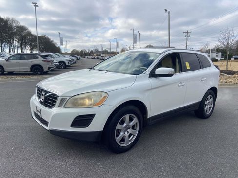 Used 2011 Volvo XC60 3.2 R-Design image 3