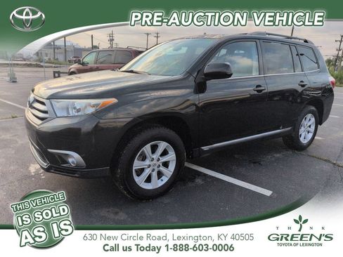 Used 2011 Toyota Highlander SE w/ Tow Pkg FWD image 1