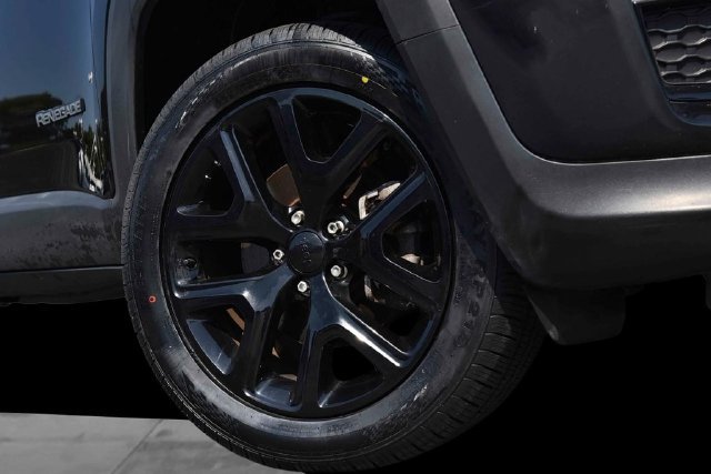 Used 2022 Jeep Renegade Altitude w/ Convenience Group AWD/4WD image 6