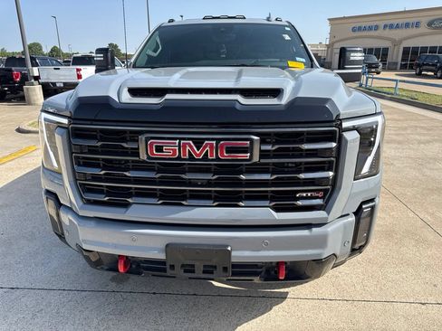 Used 2024 GMC Sierra 2500 AT4 w/ AT4 Premium Plus Package AWD/4WD image 2