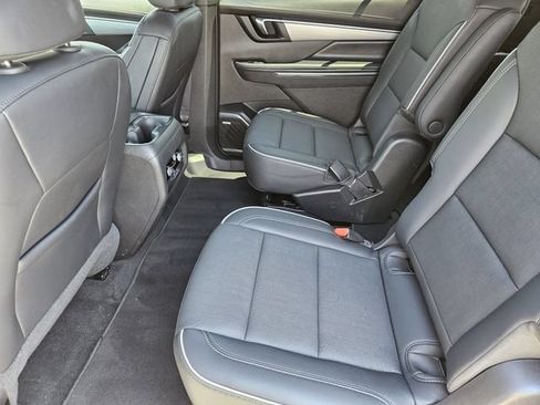 Used 2025 Buick Enclave Preferred FWD image 28
