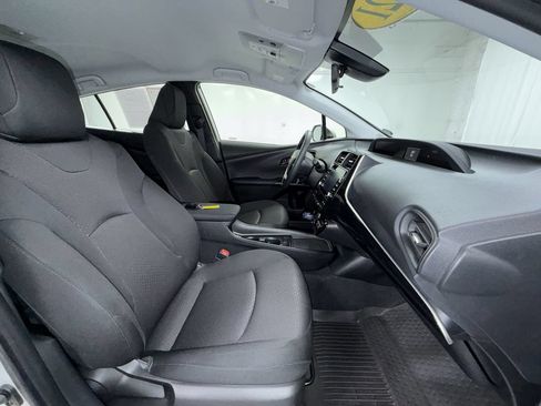 Certified 2021 Toyota Prius LE AWD/4WD image 19