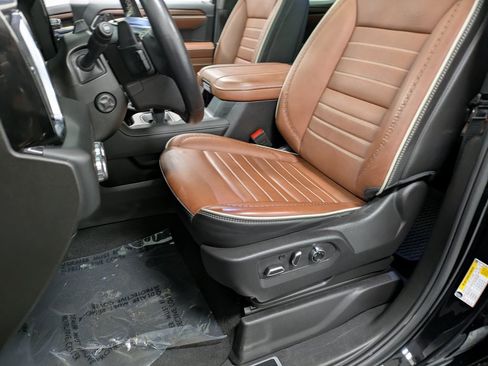 Used 2024 GMC Sierra 1500 Denali Ultimate image 9