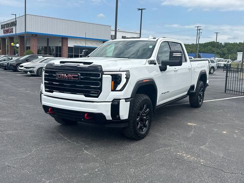 Used 2025 GMC Sierra 2500 AT4 w/ AT4 Premium Plus Package AWD/4WD image 2