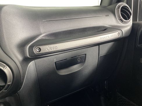 Used 2018 Jeep Wrangler Unlimited Sport S AWD/4WD image 27