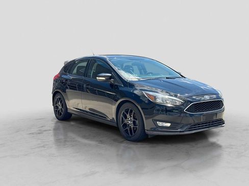 Used 2016 Ford Focus SE w/ Equipment Group 201A FWD image 8