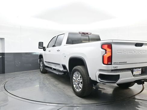Used 2025 Chevrolet Silverado 2500 High Country w/ Technology Package AWD/4WD image 12
