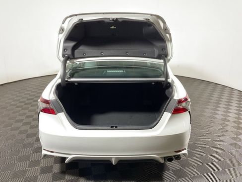 Used 2022 Toyota Camry SE FWD image 14