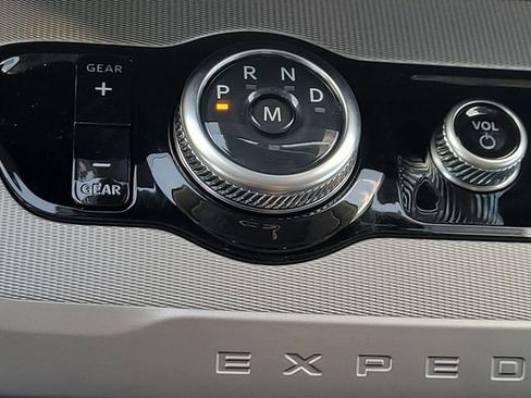 New 2025 Ford Expedition Active image 16