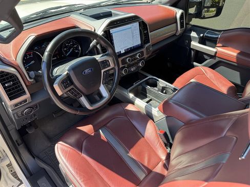 Used 2022 Ford F250 Platinum AWD/4WD image 2
