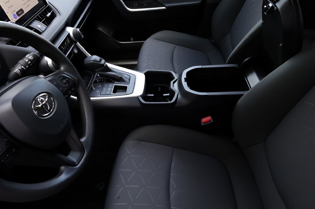 Certified 2025 Toyota RAV4 XLE AWD/4WD image 35