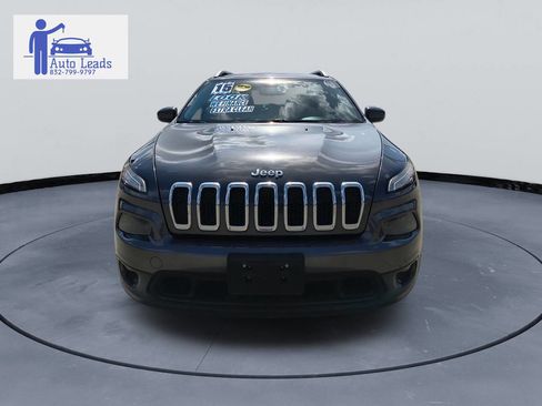 Used 2015 Jeep Cherokee Latitude image 3