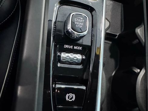 Used 2019 Volvo XC60 T5 R-Design w/ Protection Package Premier image 30