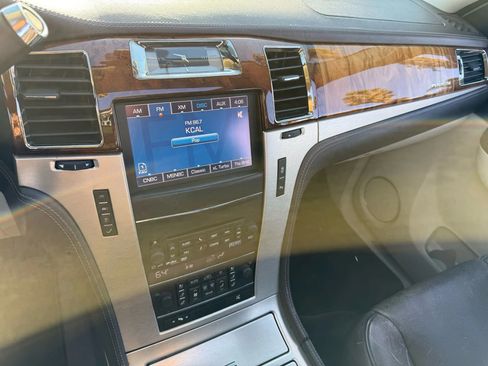 Used 2013 Cadillac Escalade Platinum image 16