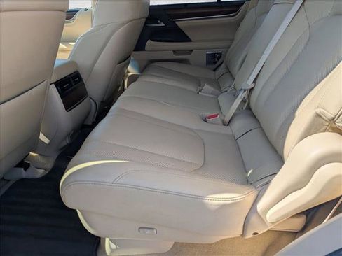 Used 2020 Lexus LX 570 4WD w/ Luxury Package image 18