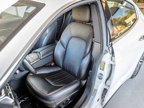 Used 2019 Maserati Ghibli S image 39