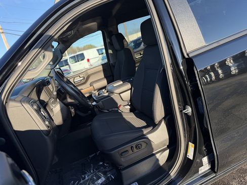 Used 2022 Chevrolet Silverado 1500 LT AWD/4WD image 11