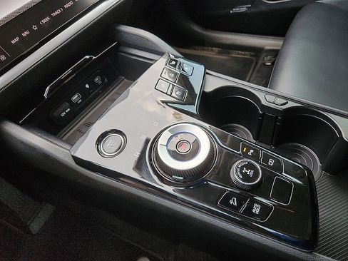 Used 2023 Kia Sportage SX Prestige image 11