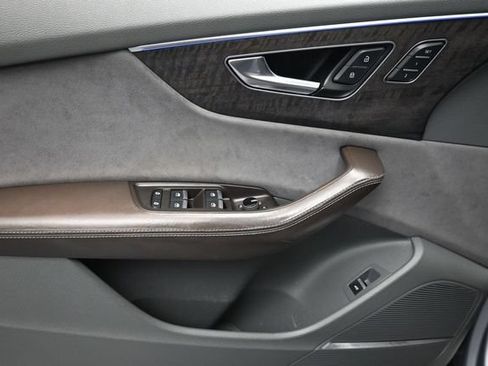 Used 2019 Audi Q8 Prestige AWD/4WD image 7