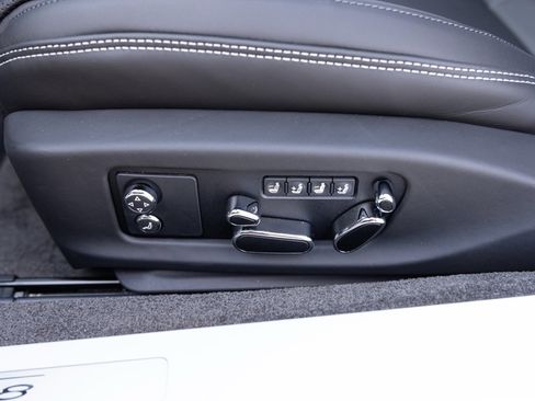 Used 2024 Bentley Continental GT image 32