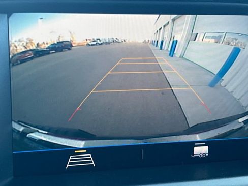 Used 2022 GMC Canyon AT4 w/ Trailering Package image 15