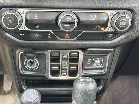 Used 2025 Jeep Wrangler Unlimited Sport AWD/4WD image 45