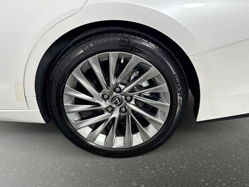Used 2019 Lexus ES 350 Ultra Luxury image 34