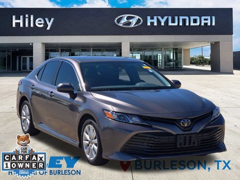 Used 2020 Toyota Camry LE FWD image 2