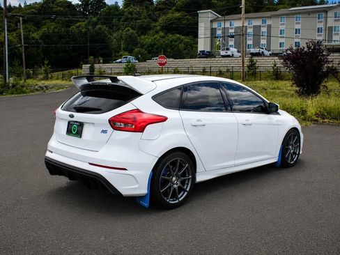 Used 2017 Ford Focus RS AWD/4WD image 8