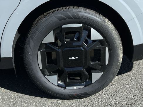 New 2026 Kia Carnival EX FWD image 25