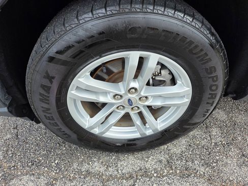 Used 2021 Ford Explorer XLT w/ Equipment Group 202A image 10