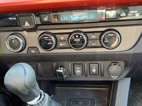 Used 2017 Toyota Tacoma TRD Off-Road image 20