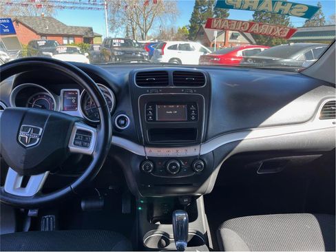 Used 2018 Dodge Journey SXT w/ Connectivity Group image 11