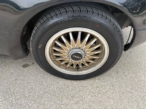 Used 1995 MAZDA MX-5 Miata RWD image 9